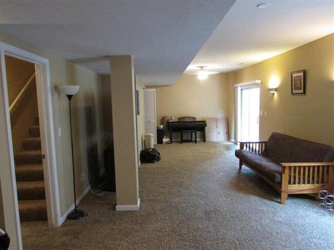Building Photo - 510 Campusview Dr