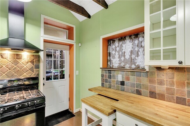 Building Photo - 297 42nd St