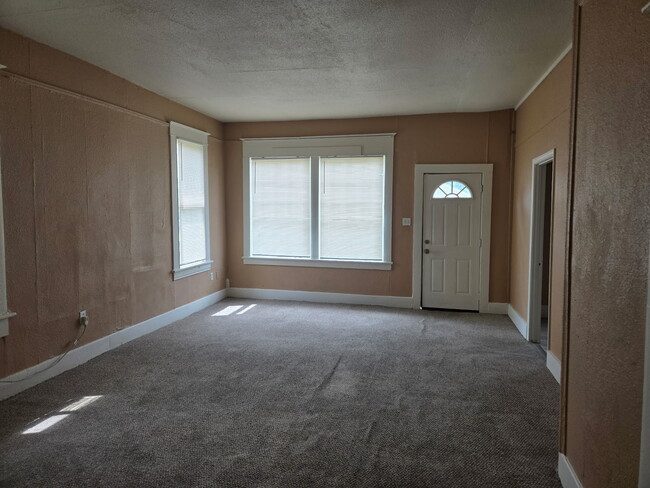 Building Photo - 1512 Chandler St