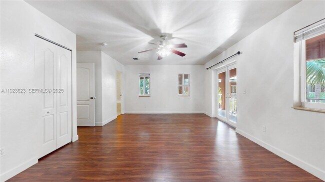 Building Photo - 15755 SW 92nd Ave