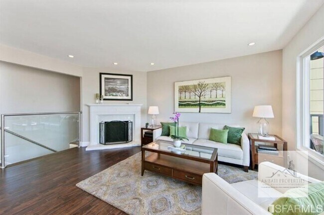 Building Photo - Bernal Heights Oasis: Stunning Renovated View Home with Modern Chic Open House Sunday 1/18 2-4