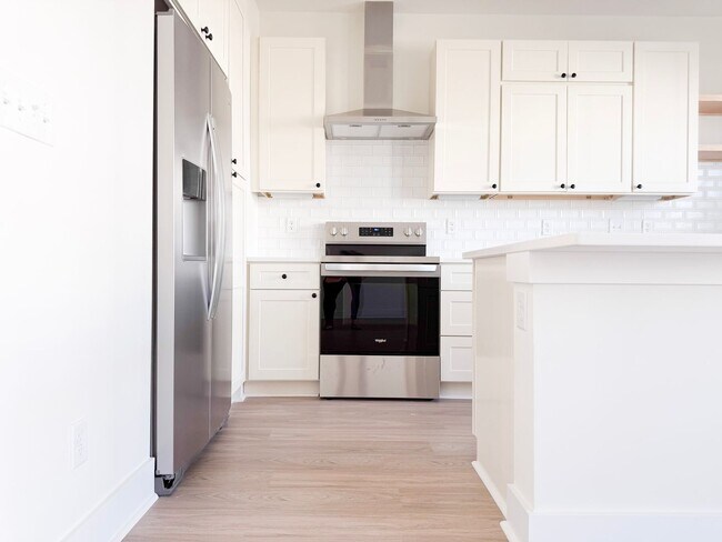 Building Photo - 4-Bedroom Crofton at Highbury + Summer Special Perks