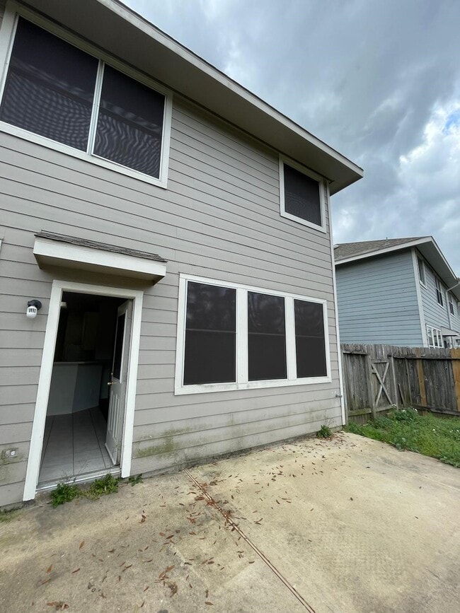 Building Photo - 2926 Loganberry Park Ln