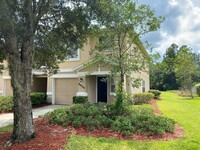 Building Photo - Lakeside Living: Charming 3-Bedroom Townho...