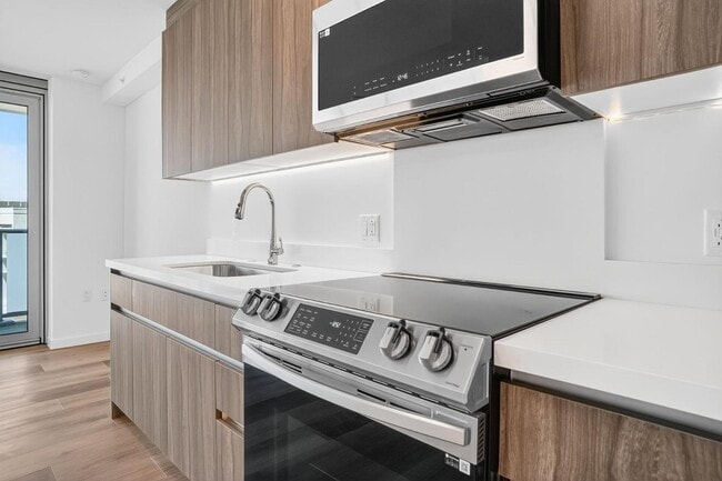 Building Photo - 1500 Rycroft St