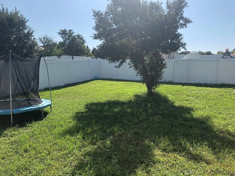 Building Photo - 2966 Santa Marcos Dr