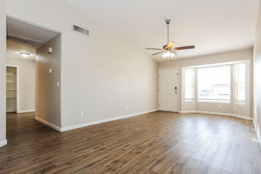 Building Photo - 1611 S 63rd Dr