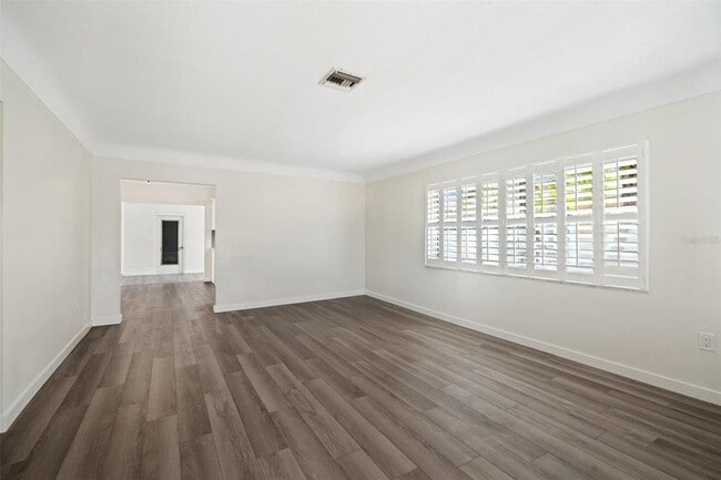 Building Photo - 662 Villa Grande Ave S