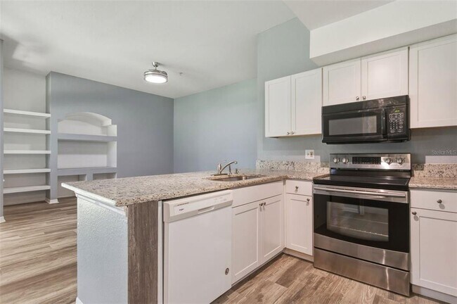 Building Photo - 7250 Westpointe Blvd