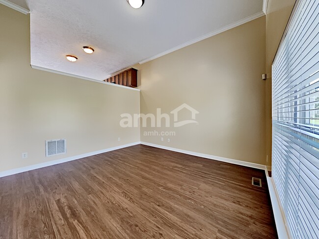 Building Photo - 408 Mossy Oak Trl