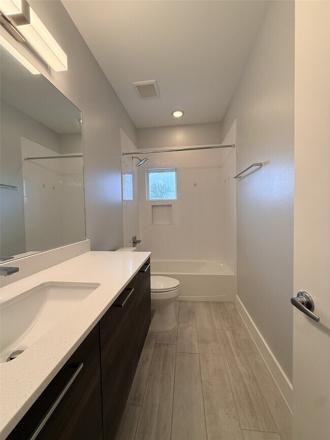 Building Photo - 4618 Nichols St