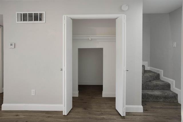 Building Photo - 2203 Sheraton Dr