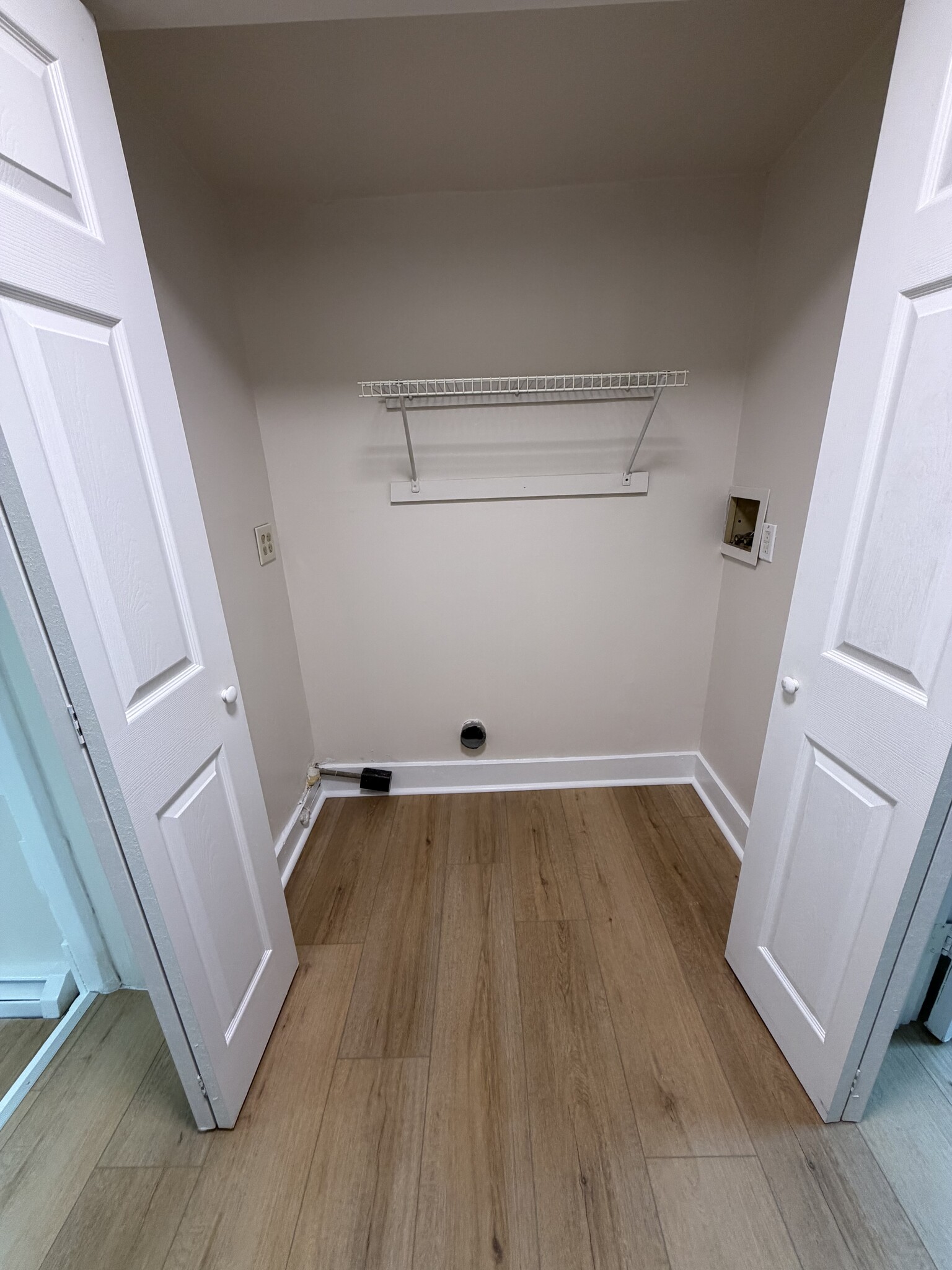 Laundry Closet - 654 Poplar St