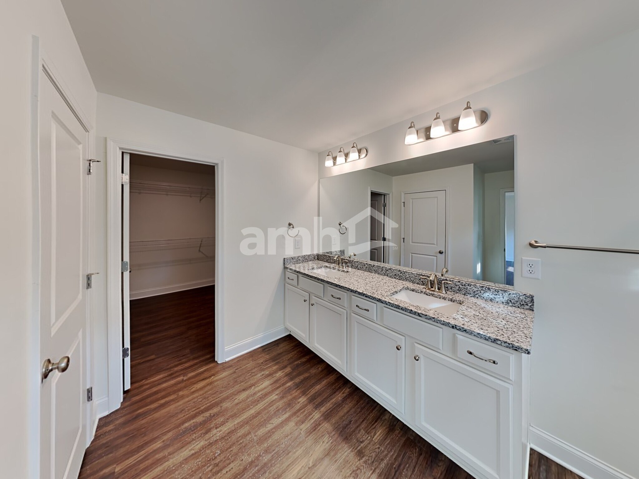 Building Photo - 5070 Hudson Vly Dr
