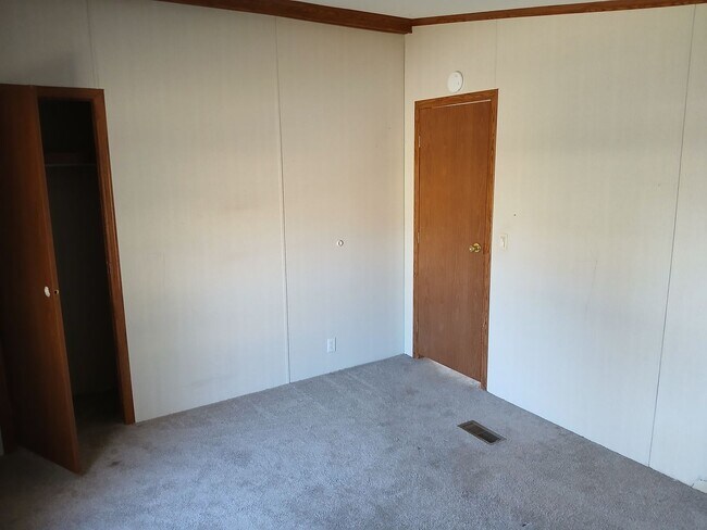 Building Photo - 233 Flat Creek Ln