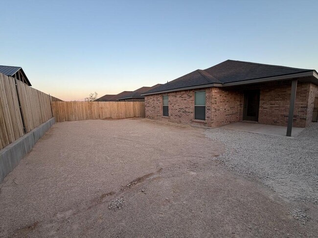 Building Photo - 317 Pratt Dr