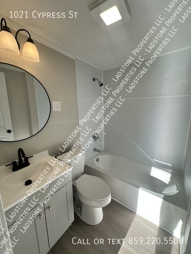 Building Photo - 1021 Cypress St