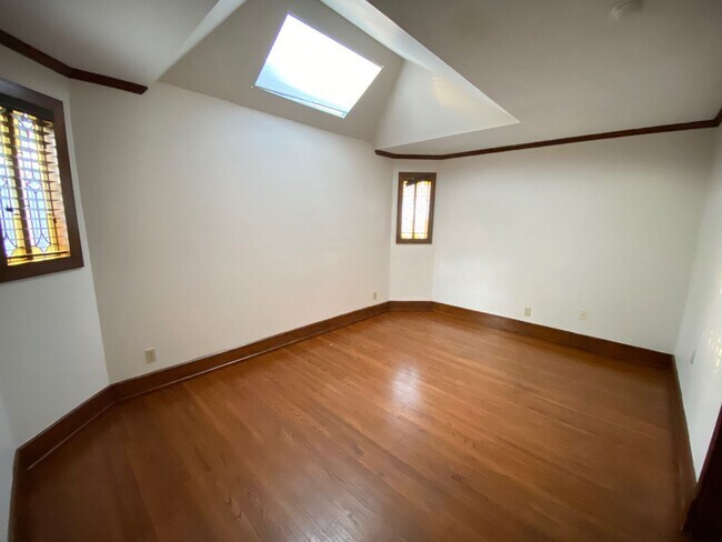 Building Photo - 2076 Iuka Ave