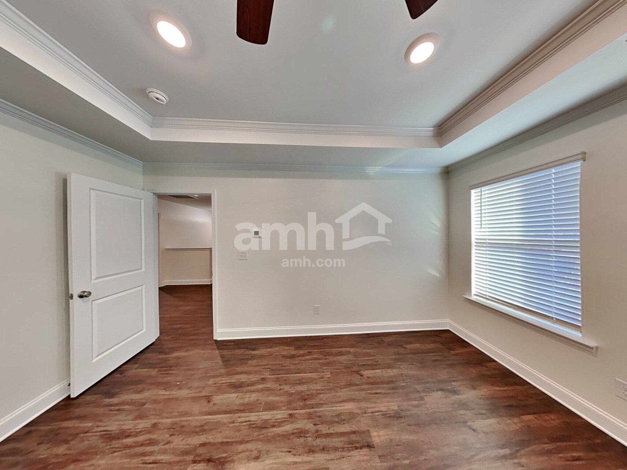 Building Photo - 572 Rivermist Dr