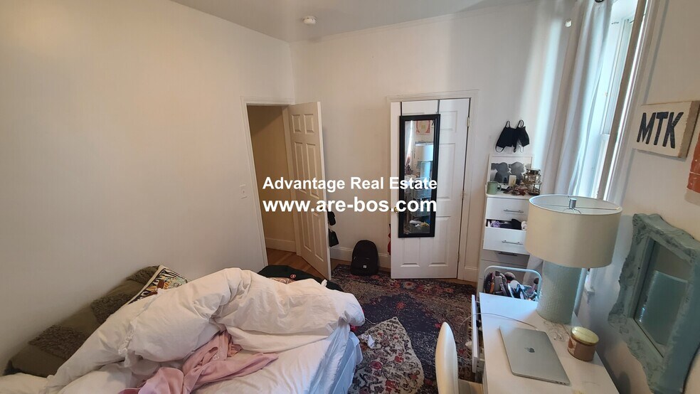 Building Photo - 66 Egmont St