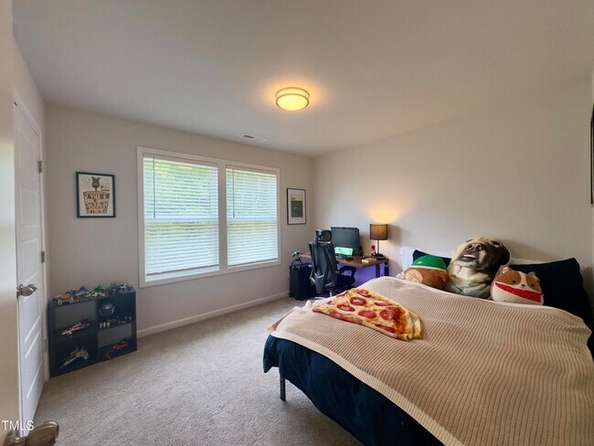 Building Photo - 276 Shingle Oak Rd