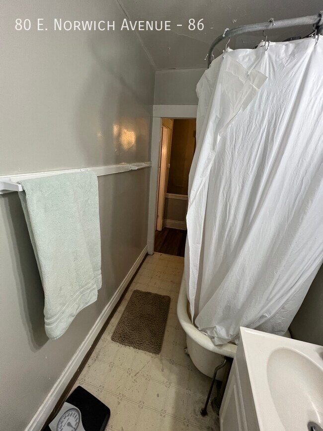 Building Photo - Awesome 2 Beds 1 Bath on Norwich!