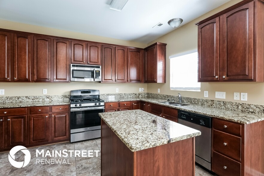 Building Photo - 6826 Championship Dr