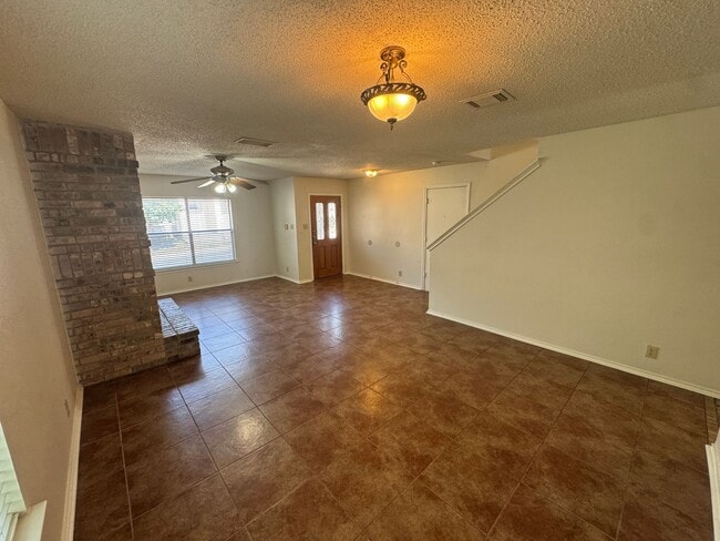 Building Photo - 8928 Kenton Briar