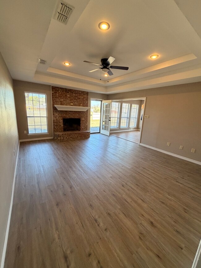 Building Photo - 111 Crestview St