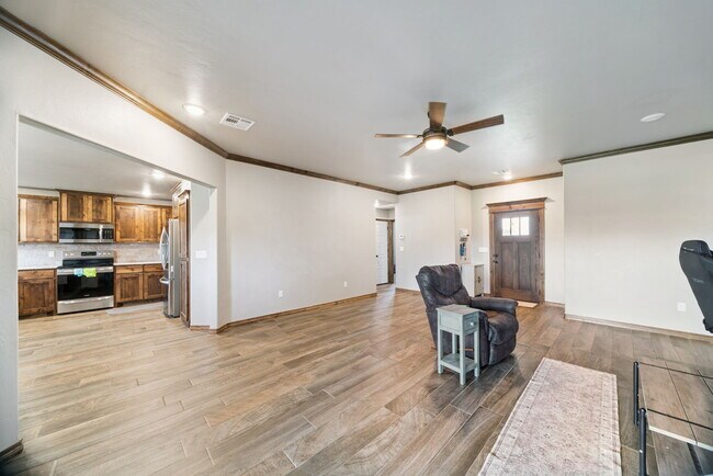 Building Photo - 1138 Jones Ave