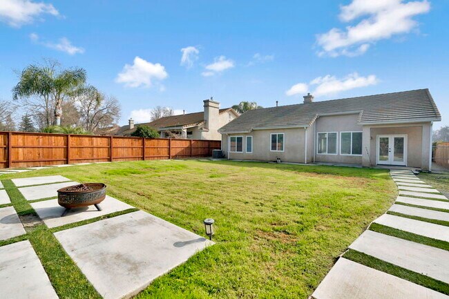 Building Photo - 10556 E Greenbury Way