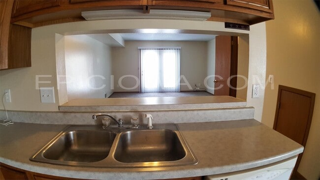 Building Photo - 1320 Daleview Dr