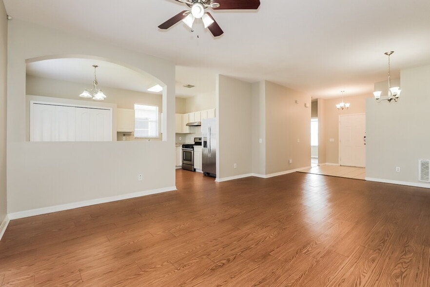 Building Photo - 10639 Eveningwood Ct