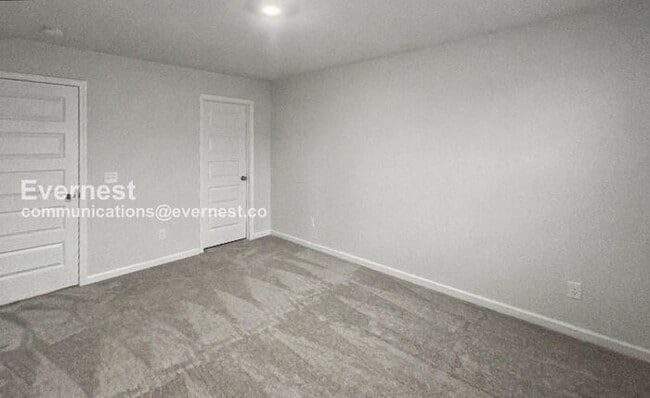 Building Photo - 3 Bed/2.5 Bath Townhome with Garage / Pet-Friendly / Available Now!