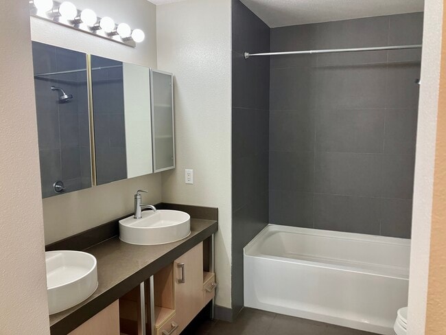 Building Photo - 1234 Wilshire Blvd