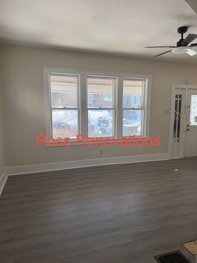 Building Photo - Three bedroom, 1 bath home