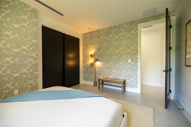 Building Photo - 8850 NE 8th Ct