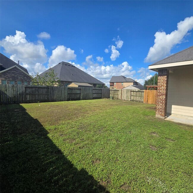 Building Photo - 8114 Summer Lake Pass Ln