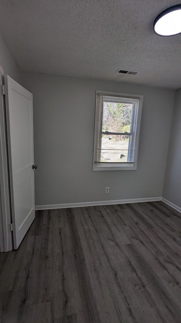 Building Photo - 2bed/1bath HOUSE Greensboro, NC!!