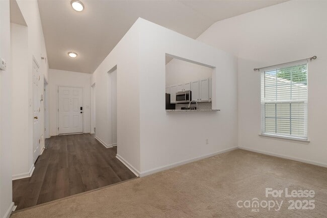 Building Photo - 8424 Angwin Pl