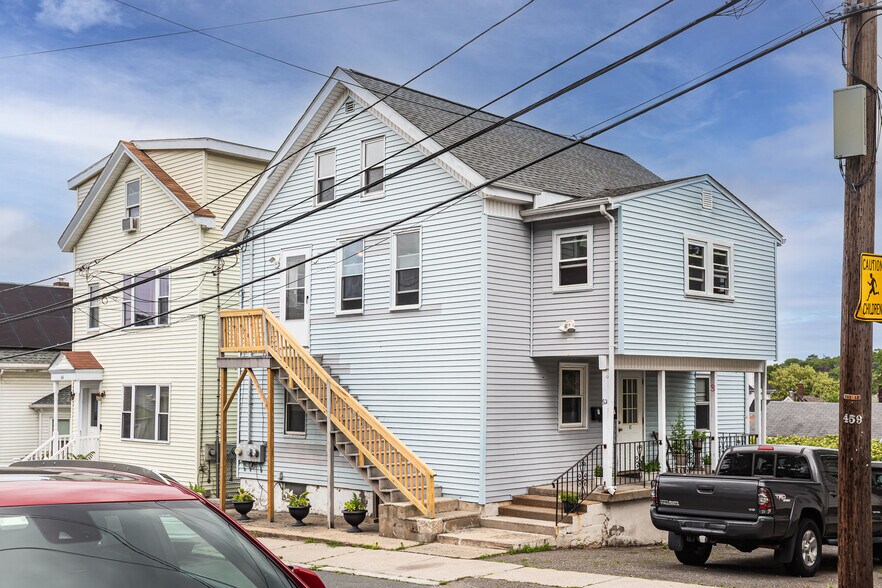 Primary Photo - 62 Butler St