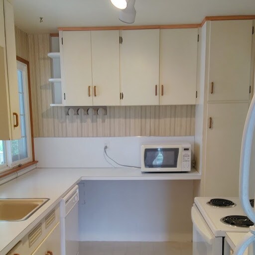 Building Photo - $2495.00 North End Rambler - 4 bedroom 1 b...