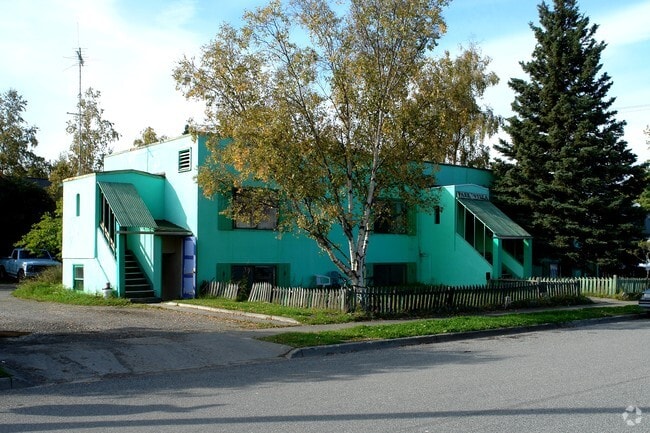Primary Photo - 1036 M St