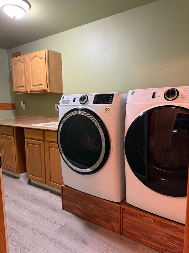 Building Photo - Click the “Apply Now” button or email wapmrentals@gmail.com for a prompt response.