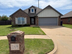 Building Photo - 3 Bedroom Home in Deer Creek For Rent!