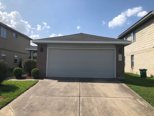 Building Photo - 1604 Anise Dr