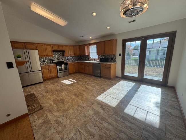 Building Photo - 3 Bedroom, 2 Bath New Rental Alert in Chat...