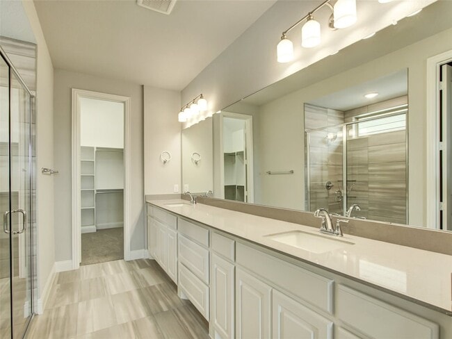 Building Photo - 3717 Brinkley Dr