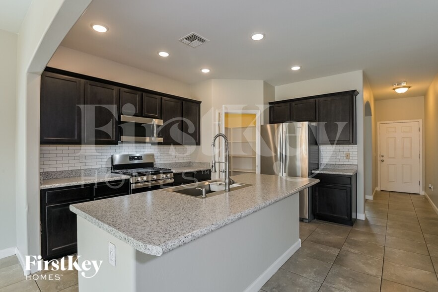 Building Photo - 12191 E Metz Dr