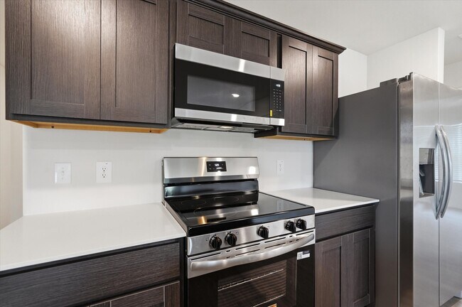 Building Photo - 1141 Northfield Dr